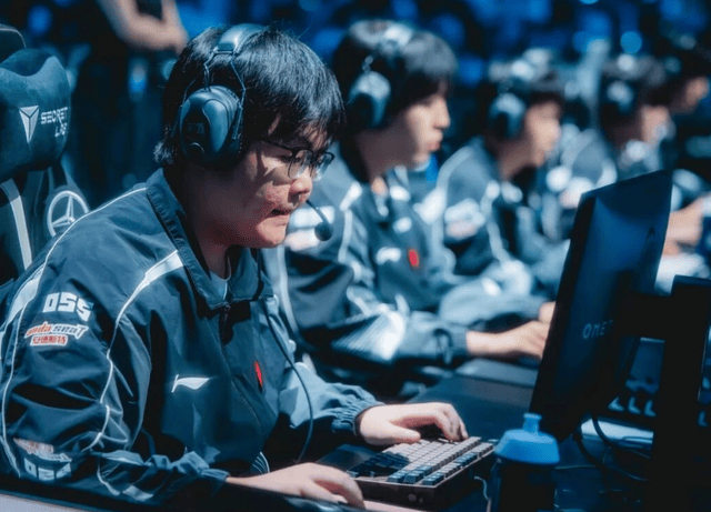 原创
半年没打LOL,369刚归队就要打S赛?排位复健战绩离谱,0-31数据太夸张